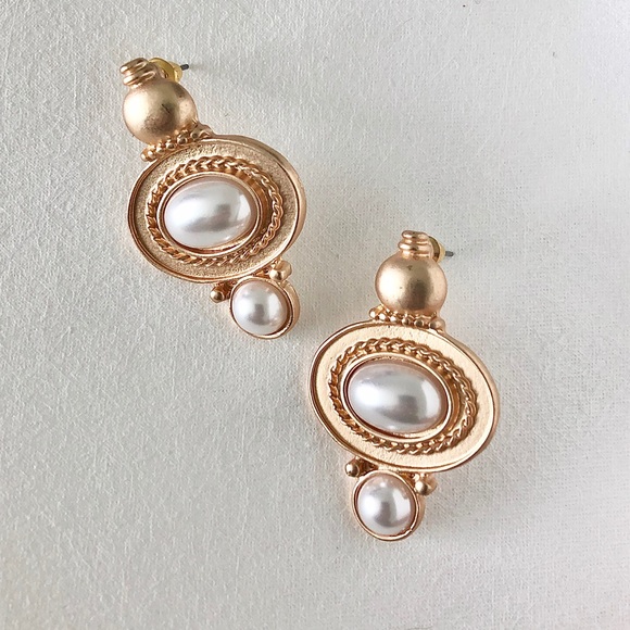 Jewelry - Golden Pearl Drop Earrings